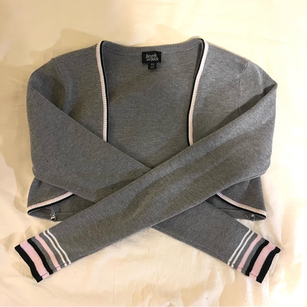 Gray Cropped Sweater Beverly & Beck Almost New (never worn)